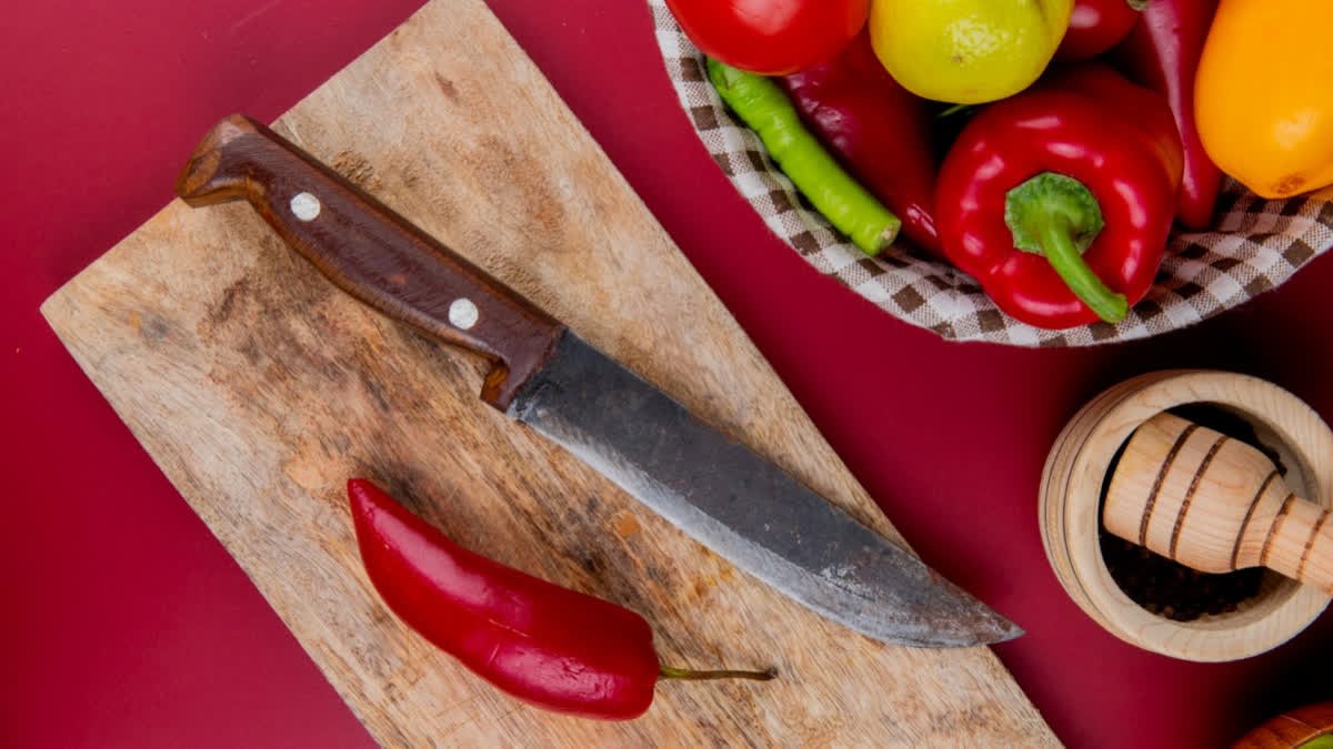 Food Regulators Are Taking A Closer Look At Rusted Knives In Restaurant Kitchens
