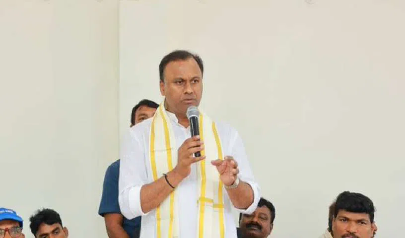 Nalgonda Congress differences resurface as Anil Kumar Reddy targets Rajgopal Reddy