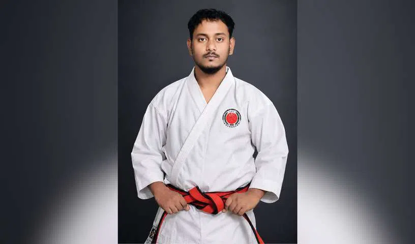 Hanshi Shaswat Kumar sets 8th world record with 100-kg one-hand dumbbell hold
