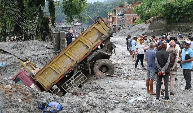  Death toll crosses 900 mark as 4,247 people remain out of contact